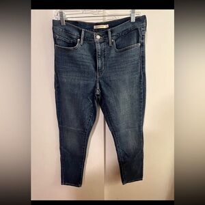 Levi’s 311 shaping skinny jean
